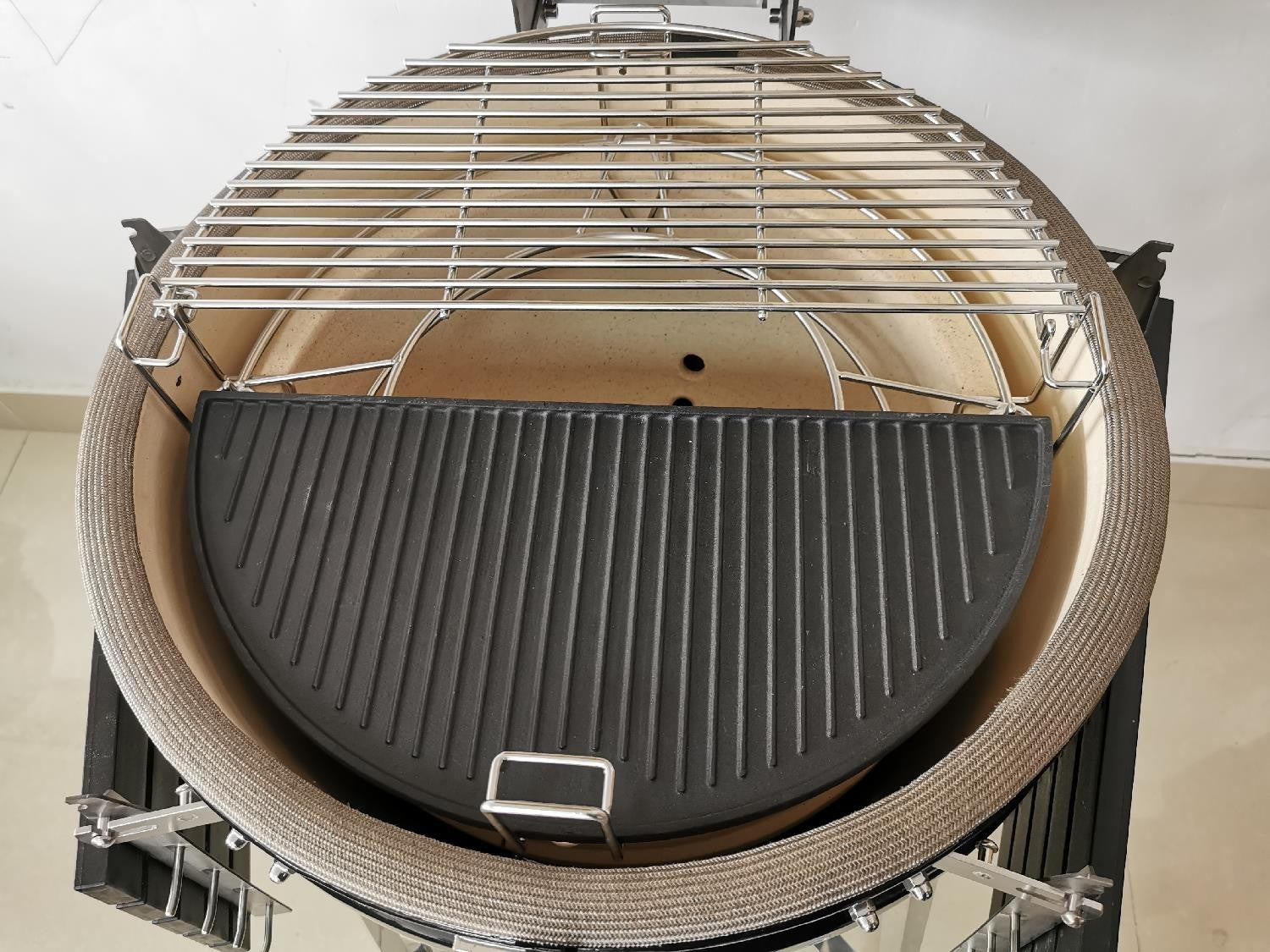 Master Grill 26" Premier Kamado Ceramic Smoker Set