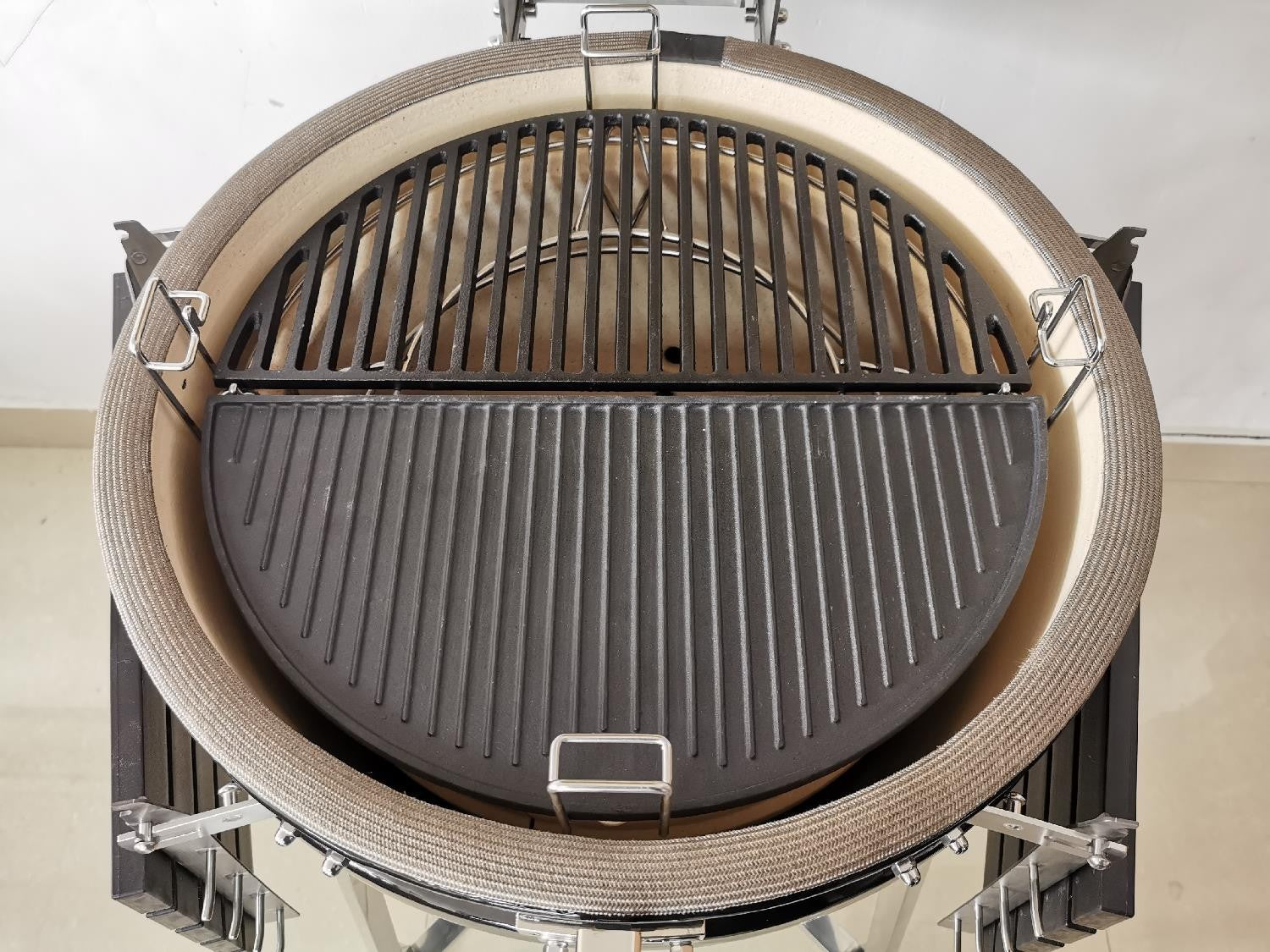 Master Grill 26" Premier Kamado Ceramic Smoker Set